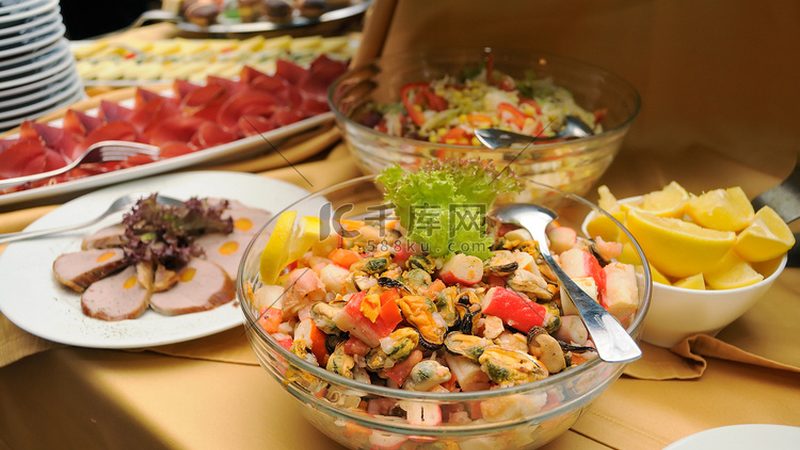 休闲食品礼盒装：揭秘其背后的生产工艺与品质保障