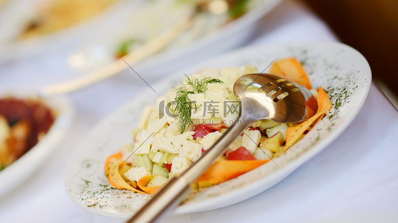 揭秘小零食批发：厂家报价背后的秘密